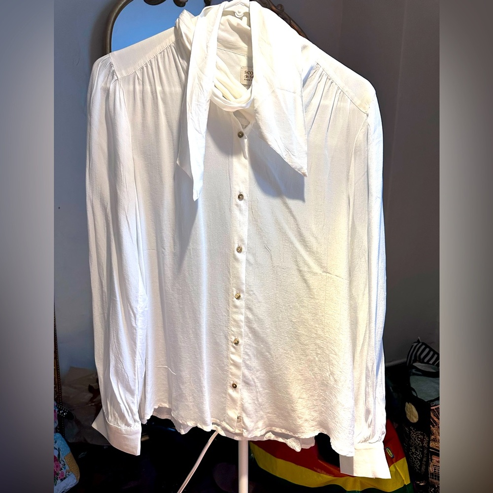 SCOTCH & SODA
Lightweight blouse With Ribbon Collar